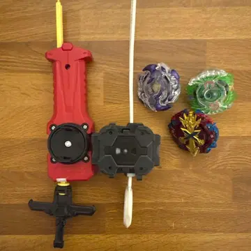 베이블레이드 버스트 발사기와 베이 세트