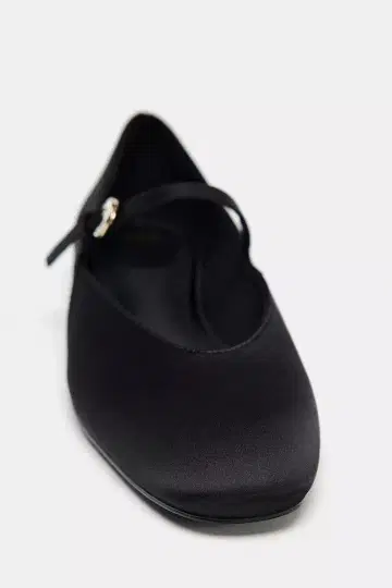 ZARA 새틴 플랫슈즈 35 블랙 [ 새상품 택&주머니 포함 ]