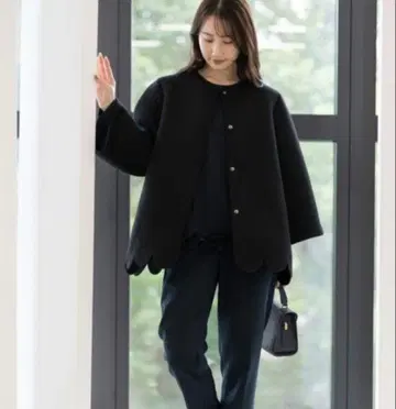 새상품급 네쥬 neige 스캘럽 노카라 코트 블랙