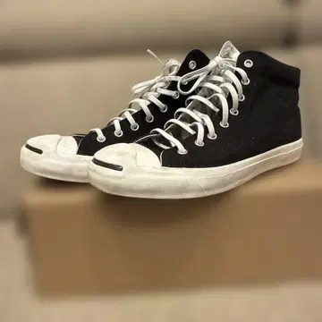 잭 퍼셀 블랙 스니커즈