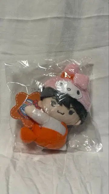 오니시 류세이 산리오 콜라보 봉제 인형