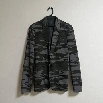 카모 패턴 테일러드 자켓