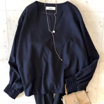 새상품급 ebure 에부르 울 100% 스키퍼 블라우스 네이비 38