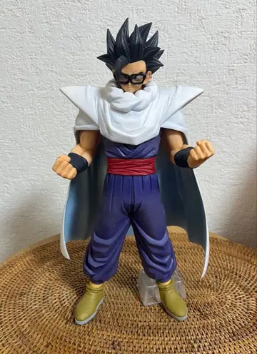 드래곤볼 손오반 피규어