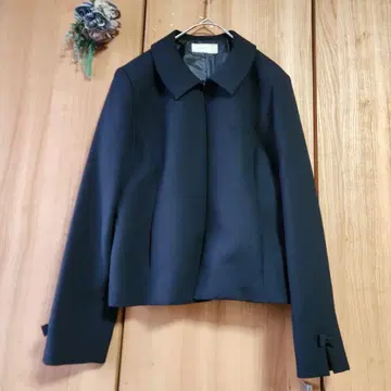 [ 옵티 세레모니 ] 둥근 카라 테일러드 자켓 포멀 리본 소매