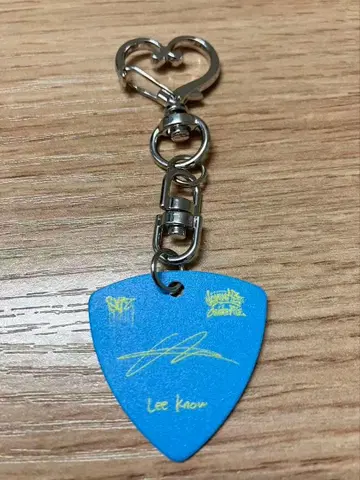 Lee Know 리노 StrayKids STAYZONE 피크 키링