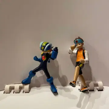 록맨 피규어 2체 세트