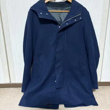네이비 후드 부착 코트