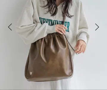 LOWRYSFARM 개더 숄더백 새상품급