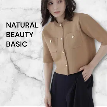 NATURAL BEAUTY BASIC 엠블럼 버튼 니트 자켓 반팔