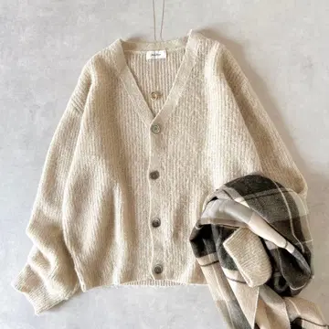 미라 오웬 복슬복슬 모헤어 블렌드 가디건 루즈핏 베이지