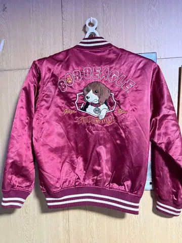 EAST BOY BOB BEAGLE 스카잔 레드 개 자수 L