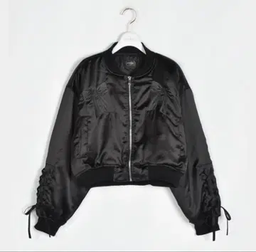 에블린 리본 자수 소매 레이스업 새틴 블루종 블랙 양산형