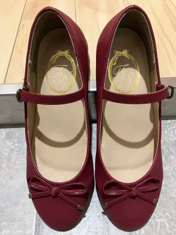 핀 스트랩 달린 리본 발레 슈즈