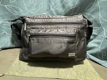 루이 페로 그레이 숄더백