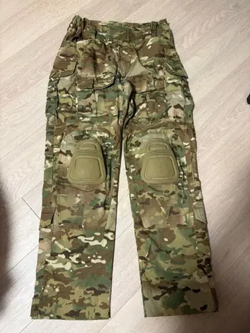무릎 패드 부착 카모플라쥬 팬츠
