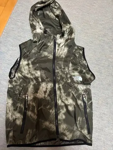 THE NORTH FACE 후드 부착 베스트