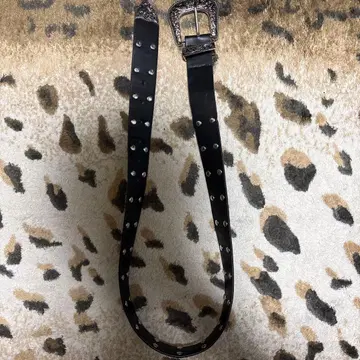 블랙 스터드 벨트