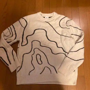 아이보리 추상 라인 니트 스웨터