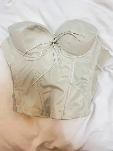 mirror mirror 브라이덜 뷔스티에 E65