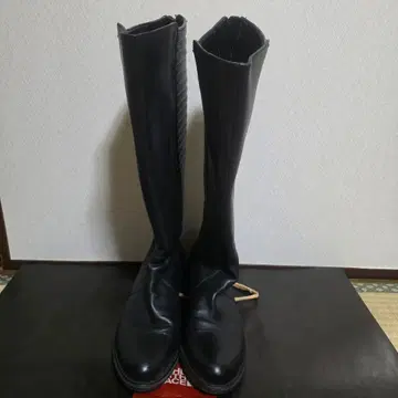 블랙 가죽 리브 디자인 롱 부츠