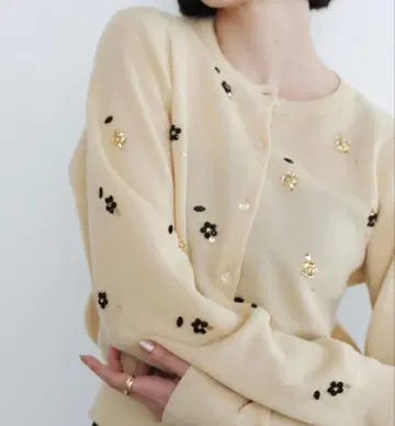 EMMEL REFINES 플라워 비쥬 가디건