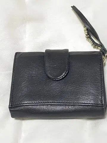 ikot 소가죽 접이식 지갑 블랙