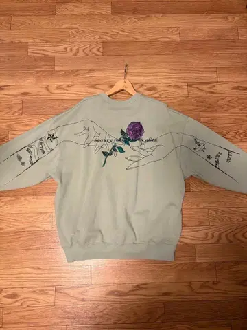 JACKROSE JE-숄더 로즈 & 버터플라이 크루 맨투맨