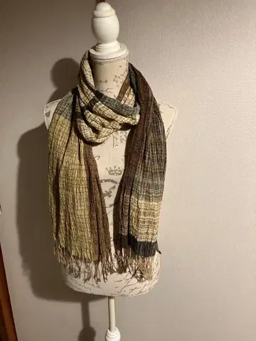 베이지와 브라운의 스트라이프 스톨