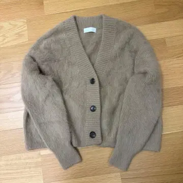 1/2 삭제 개럴개런트 퍼 V넥 니트 가디건 브라운