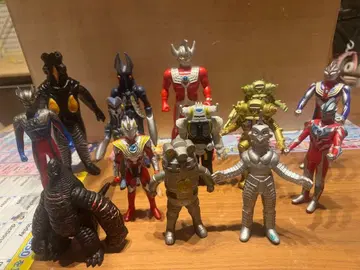 울트라맨 시리즈 괴수 피규어 세트