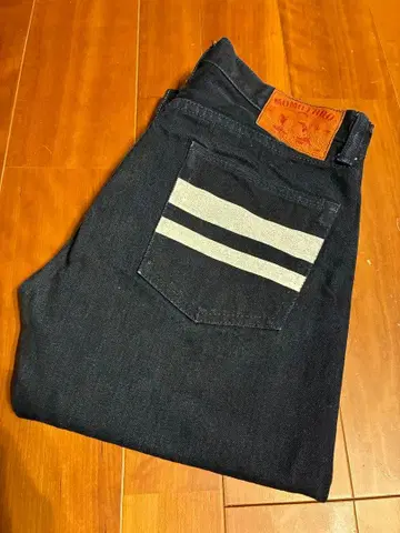 모모타로 청바지