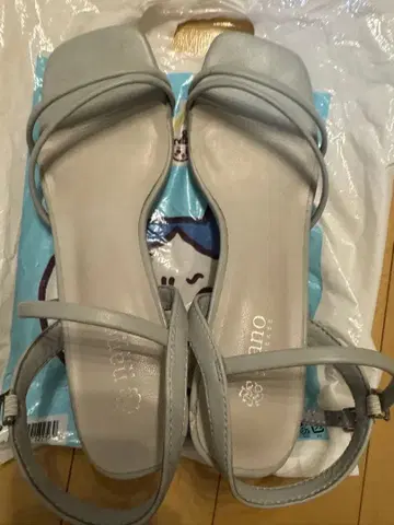 나노 유니버스(nanoUNIVERSE) 스카이블루 스트랩 샌들 중간 힐