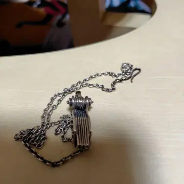 굿 록킨 목걸이