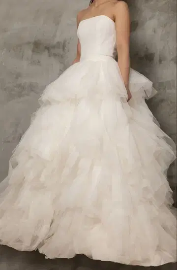 튤 오버 스커트 웨딩 드레스 탈부착 볼륨