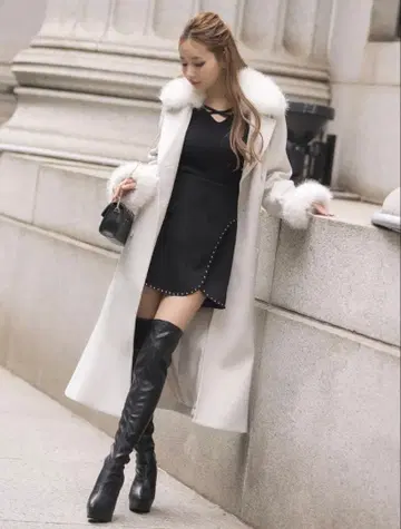 퍼 칼라 머메이드 트렌치코트