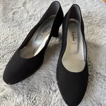 [ 거의 미사용 ] t.imaba 블랙 펌프스 글리터 힐 23.5