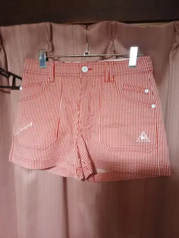르꼬끄 스포르티브 여성용 숏팬츠 빨간색과 화이트 스트라이프