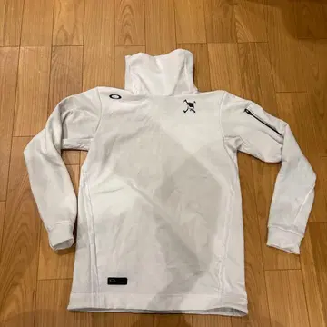 오클리 골프 화이트 트레이닝복 터틀넥 겨울용