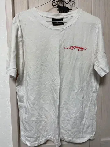 Ed Hardy 화이트 티셔츠 스컬 디자인