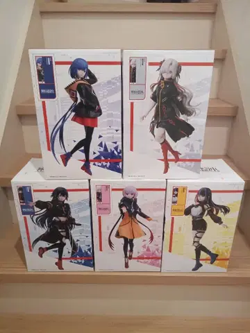 프라이즈 카미츠바키시 건설 중 피규어 5체