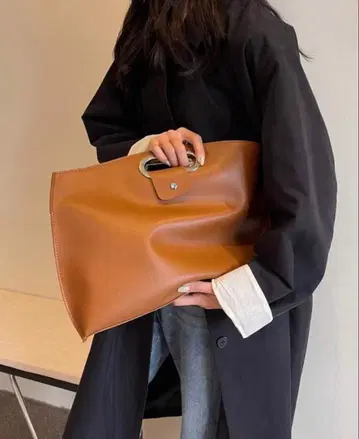 브라운 핸들 토트백