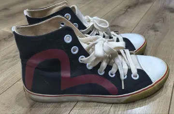 에비수 하이컷 신발