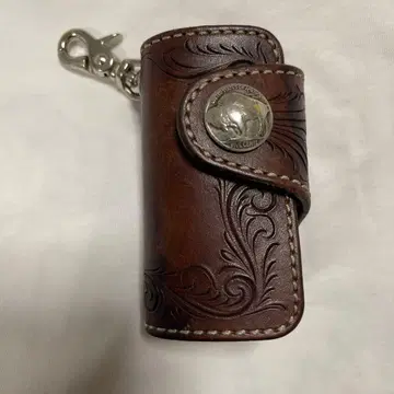 브라운 가죽 키케이스 엠보싱 가공