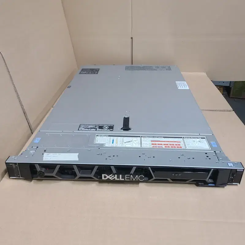 DELL R640 1U 2.5 8베이 서버 싸게 판매