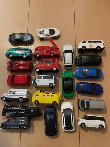 토미카 묶음 판매 22대