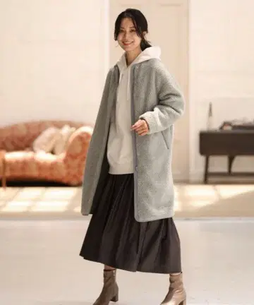 anyFAM* 롱 보아 자켓