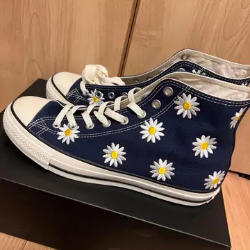 새상품 CONVERSE ALL STAR 데이지 자수 하이컷 스니커즈