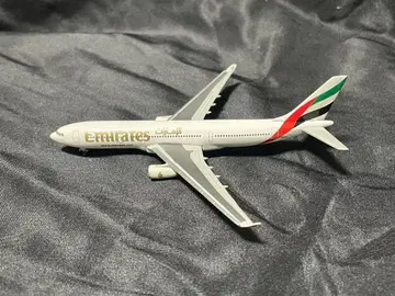 Emirates A 330-200 1/500 모델