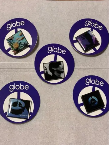 globe 30th 핀 배지 가챠가챠